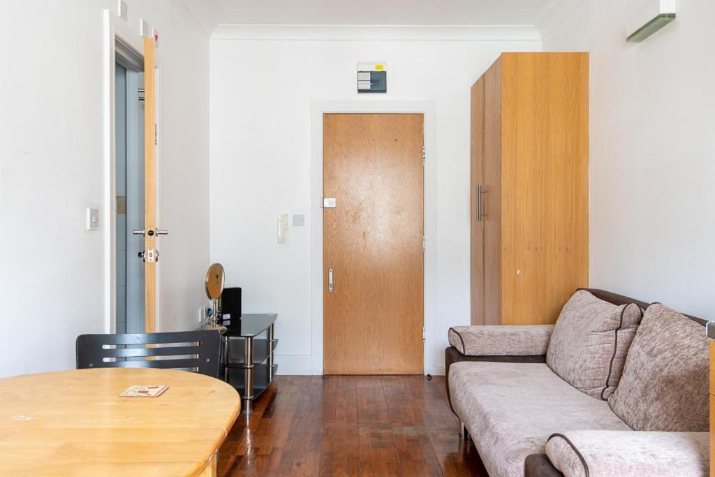 London Central Studio Luaran gambar