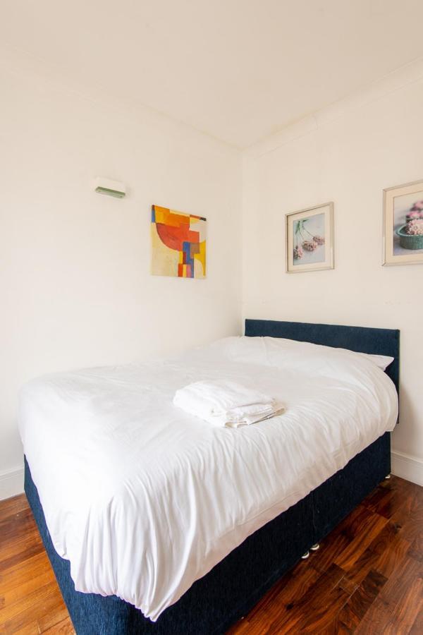 London Central Studio Luaran gambar