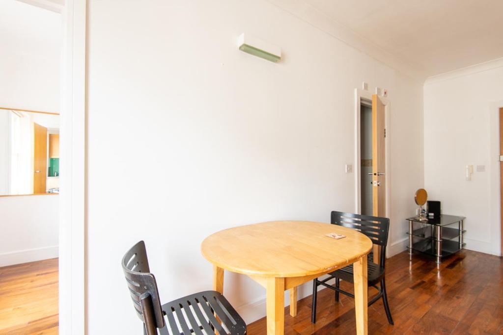 London Central Studio Luaran gambar
