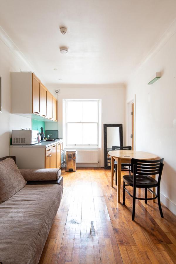 London Central Studio Luaran gambar